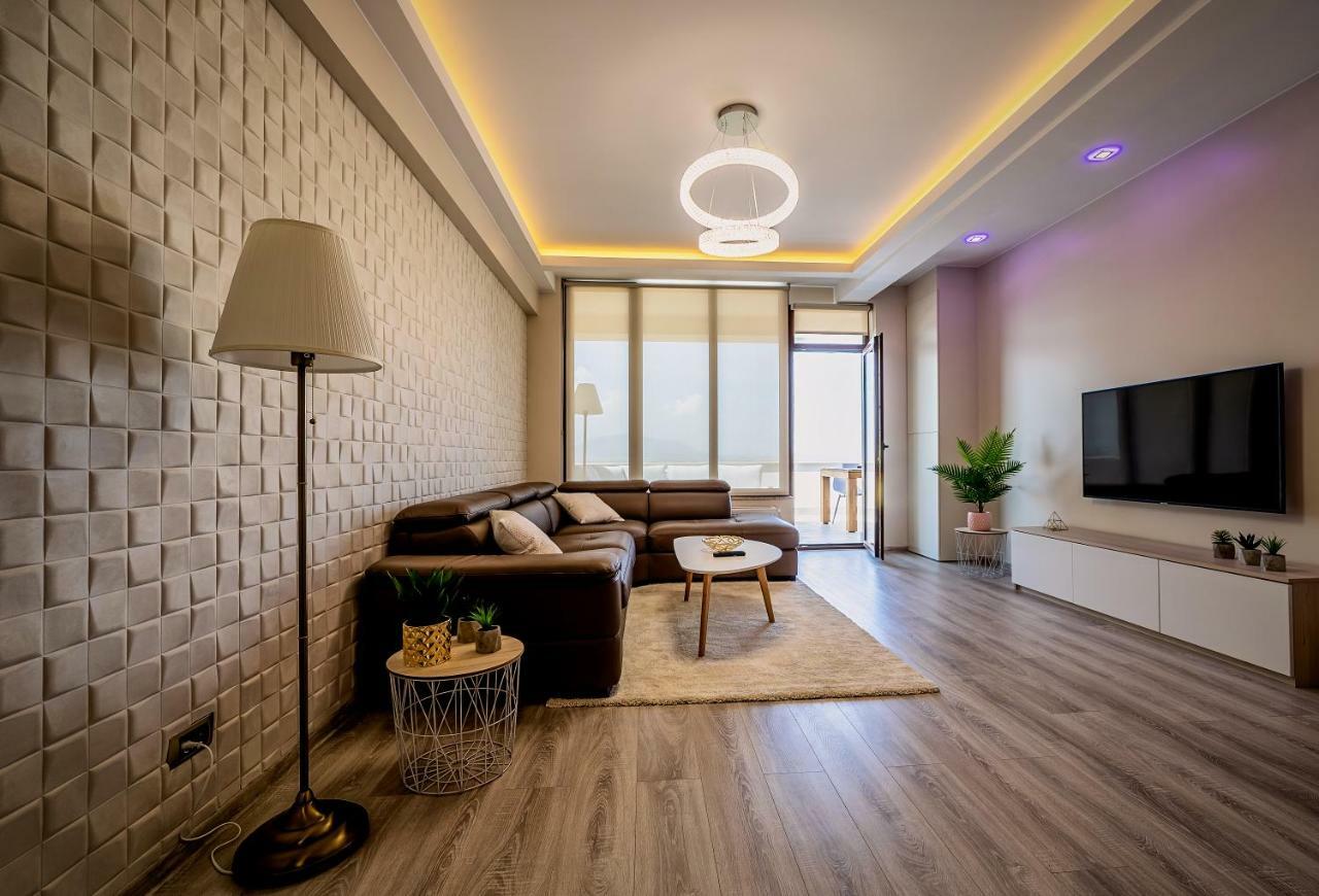 Appartement Penthouse Chic By Landev à Braşov Extérieur photo